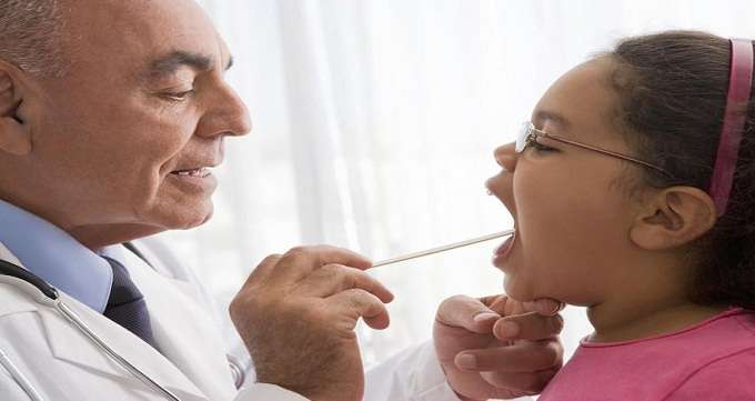 برای درمان آفت دهان به پزشک مراجعه کنیم یاخیر؟ 