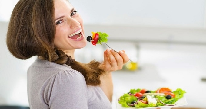 10 توصیه مهم هنگام غذا خوردن
