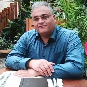 آقای دکتر عباس غلامی