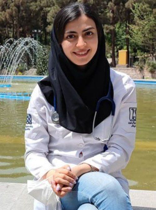 سارا همتی 