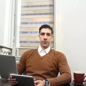 دکتر امیر عباس حیاتی