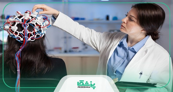 با داشتن چه علائمی باید به دکتر مغز و اعصاب تهران مراجعه کرد؟